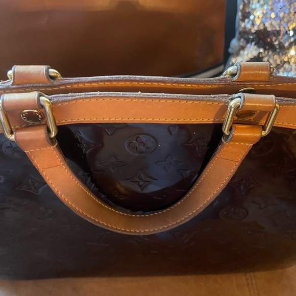 Louis Vuitton Brea Vernis Monogram Bag - Picture 6 of 13